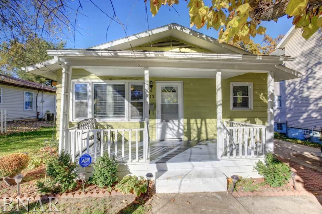 BataCommercial's tweet photo. Open house this weekend! 813 W Grove, 3 bed, 1 bath 1800+ square feet!  https://t.co/ih7TWmZcTu https://t.co/J6ysMAiCJ6