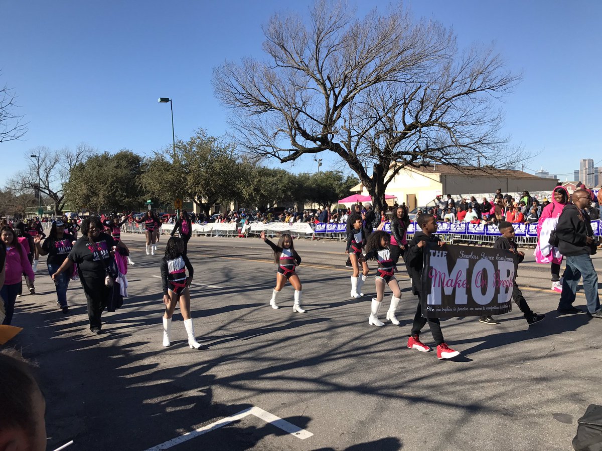 MLKCCDallas's tweet photo. #FearlessDanceCompany #Dallasmlkparade #mlkday2017 #MLKDAY17 https://t.co/GvgI4RJ8uW