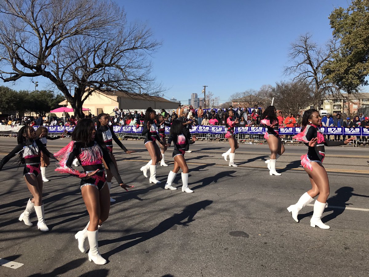 MLKCCDallas's tweet photo. #FearlessDanceCompany #Dallasmlkparade #mlkday2017 #MLKDAY17 https://t.co/GvgI4RJ8uW