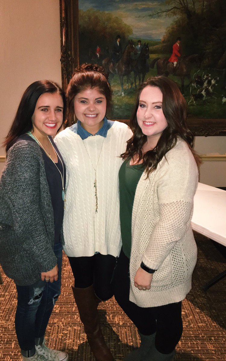 hannahbolinger_'s tweet photo. blessed with such great friends, my heart is so full. i wouldn't have traded this weekend for anything else. 💓 #winterflame https://t.co/DruGN2nZsF