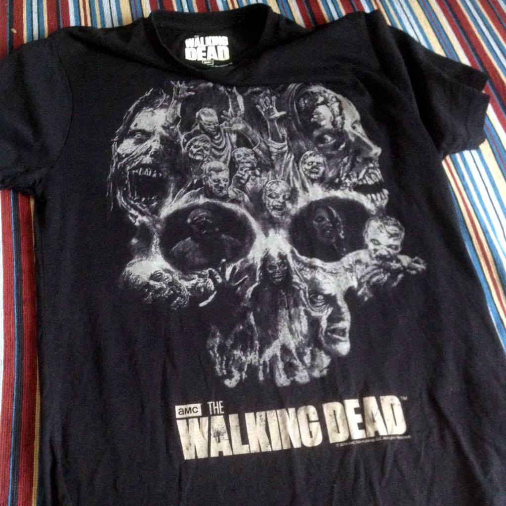 Always makes me happy when someone sees something and buys that for me just because they know I'd love it. Loving that ♥ #TheWalkingDead