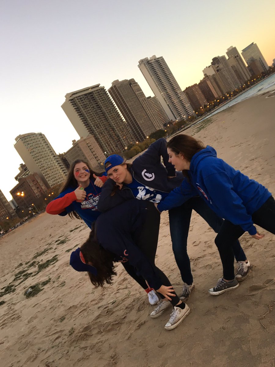 kkonkoleskii's tweet photo. hap birth, @holaitsrachel!! thx for being the other half of #bethception & an overall amazing friend!! love u, girly💛🎉 #applebutter #tiffany https://t.co/T1Dp5URGAU