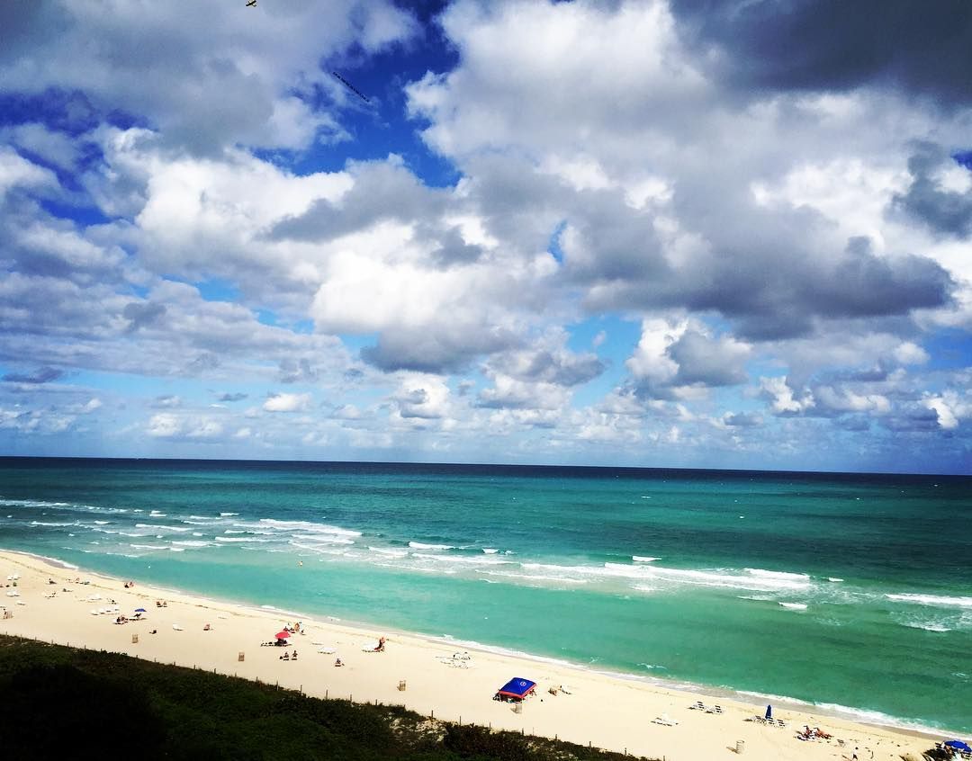 MiamiBeachPages's tweet photo. Just one of those days #monday #miamibeach #miami #southbeach #beachlife🌴 #Beach @RhythmDB https://t.co/elissDvKAD