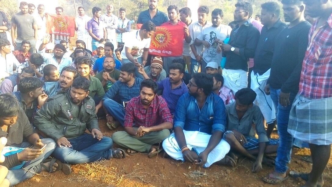 AnandaVikatan's tweet image. ஜி.வி.பிரகாஷ் தர்ணா போராட்டம்! #jallikattu #wesupportjallikattu @gvprakash bit.ly/2jZbCG1