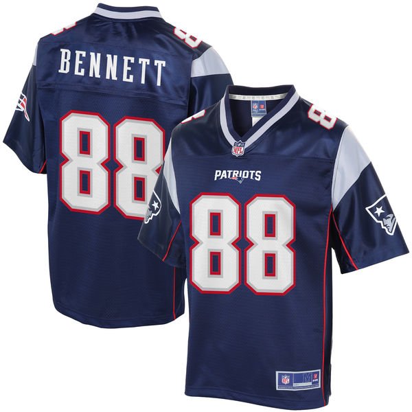 PatriotsLife's tweet photo. RT for your chance to win a Martellus Bennett jersey. Follow @NRGEnergy &amp; @PatriotsLife Random winner to be announced Tue. afternoon. https://t.co/06DDqQviCz