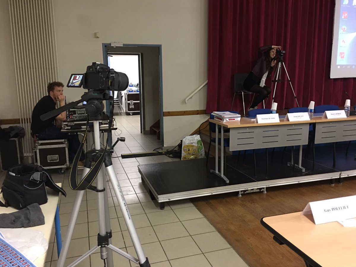 avranches_infos's tweet photo. Un des derniers conseils de Cté d'agglo MSM Normandie a priori filmé par le blog avranches infos maintenant que le #CAMSMN filme aussi ... https://t.co/wXbOHdKsug