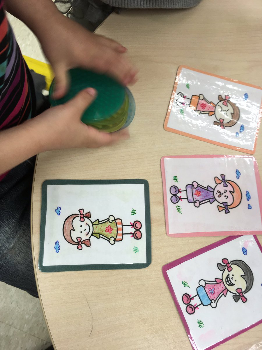 MsJiJionline's tweet photo. It was all about emotions n feelings at #plasp today @PLASP_CCS @PeelSchools #emotions #earlylearnimg #socialskills https://t.co/DcMIVkHWt2