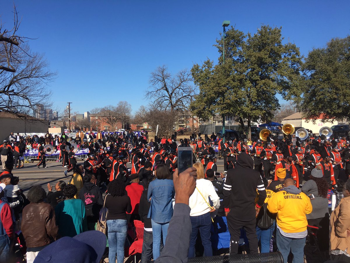 MLKCCDallas's tweet photo. @TigersLhs #LancasterTigerBand #dallasmlkparade #MLKParade2017 #mlkday https://t.co/5GaLA8QQnh