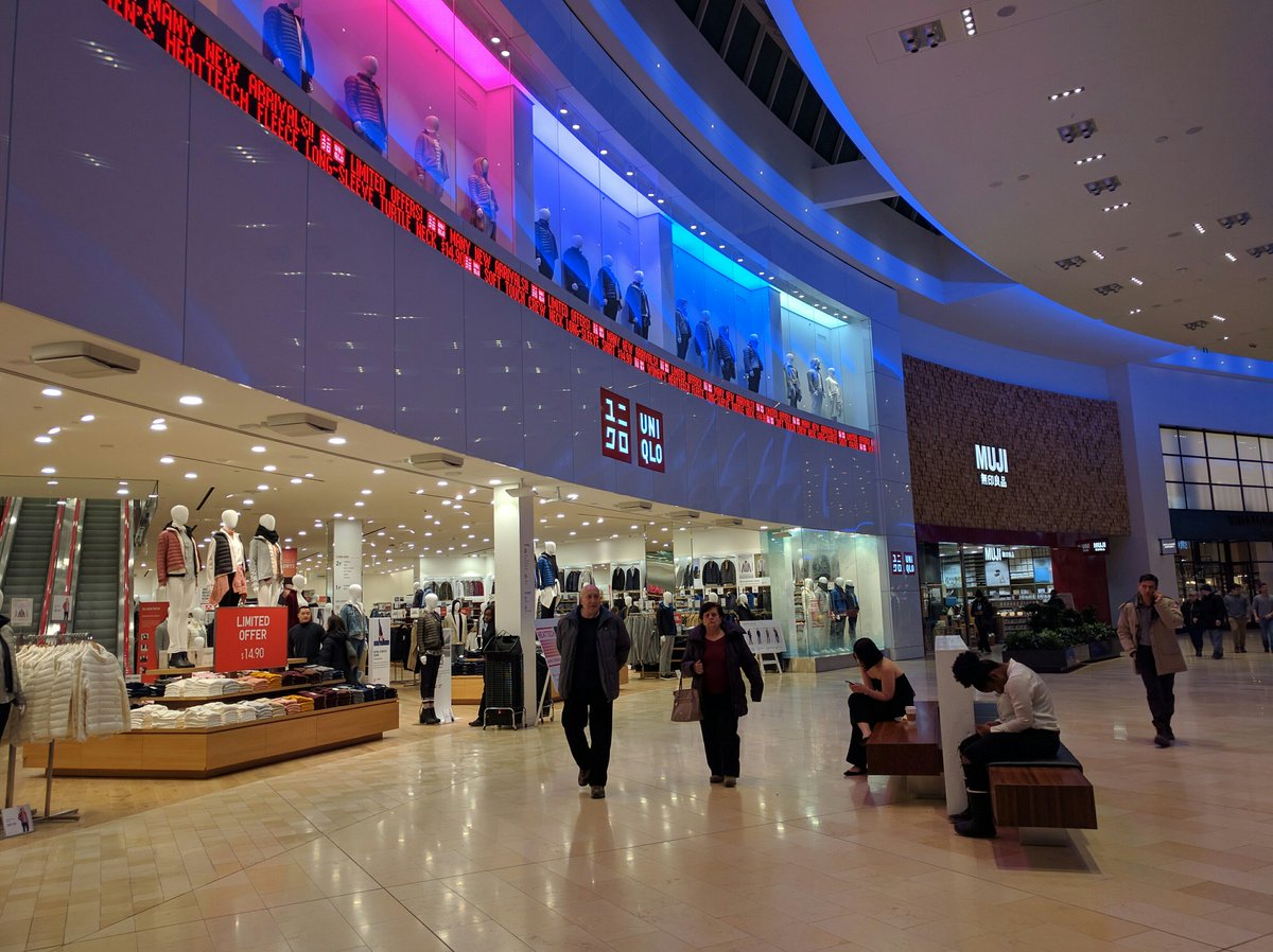 TangDami's tweet image. 平时的Yorkdale商场和Boxing day 时候的样子对比