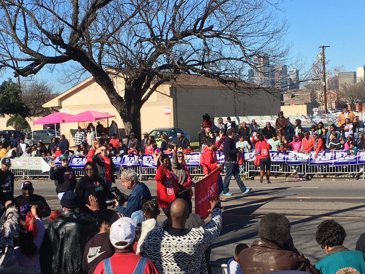 MLKCCDallas's tweet photo. @SMU float #MLKDAY #MLKParade2017 #dallasmlkparade https://t.co/9IduagvdMr