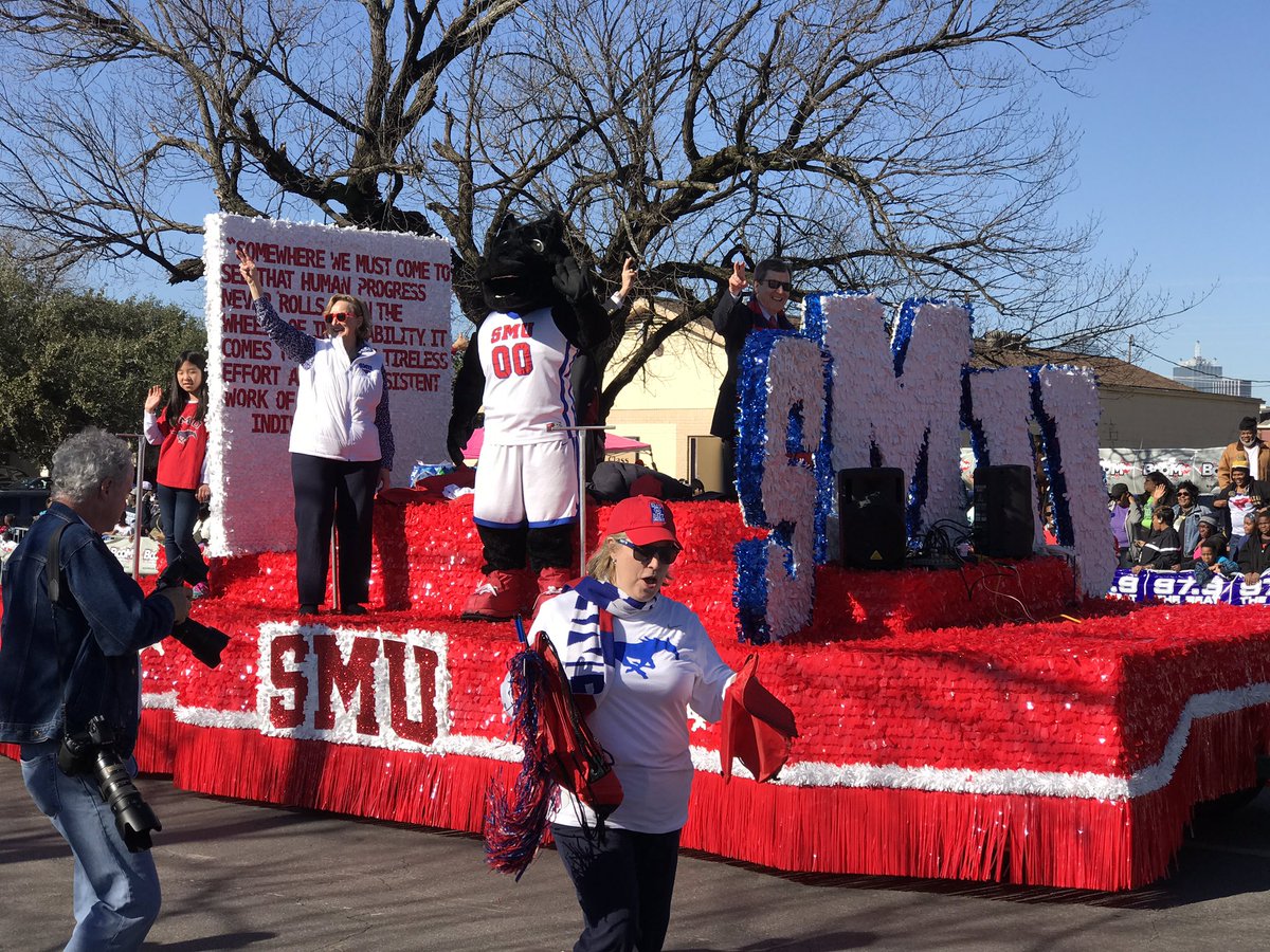MLKCCDallas's tweet photo. @SMU float #MLKDAY #MLKParade2017 #dallasmlkparade https://t.co/9IduagvdMr