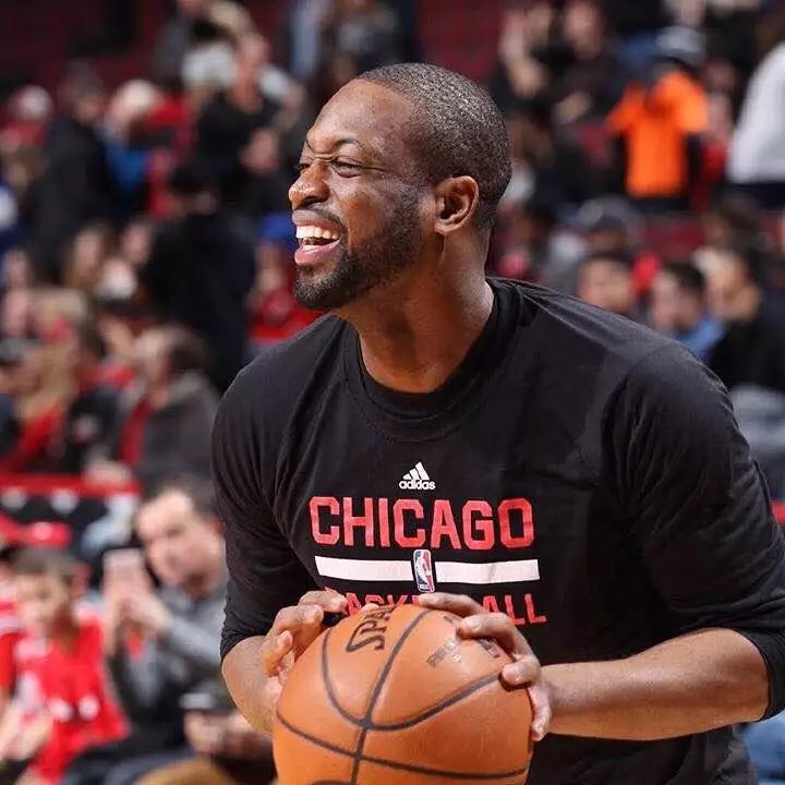 Wind__rises's tweet photo. Happy birthday my hero！@DwyaneWade https://t.co/wY4kmZnohH