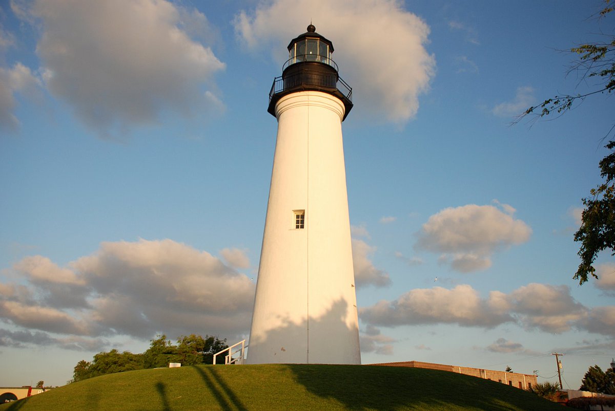 710KURV's tweet photo. Restoration Project Nearly Complete For Iconic Port Isabel Lighthouse #RGV #PortIsabelLighthouse https://t.co/x4JlkNU818 https://t.co/vWTPNcW1WW