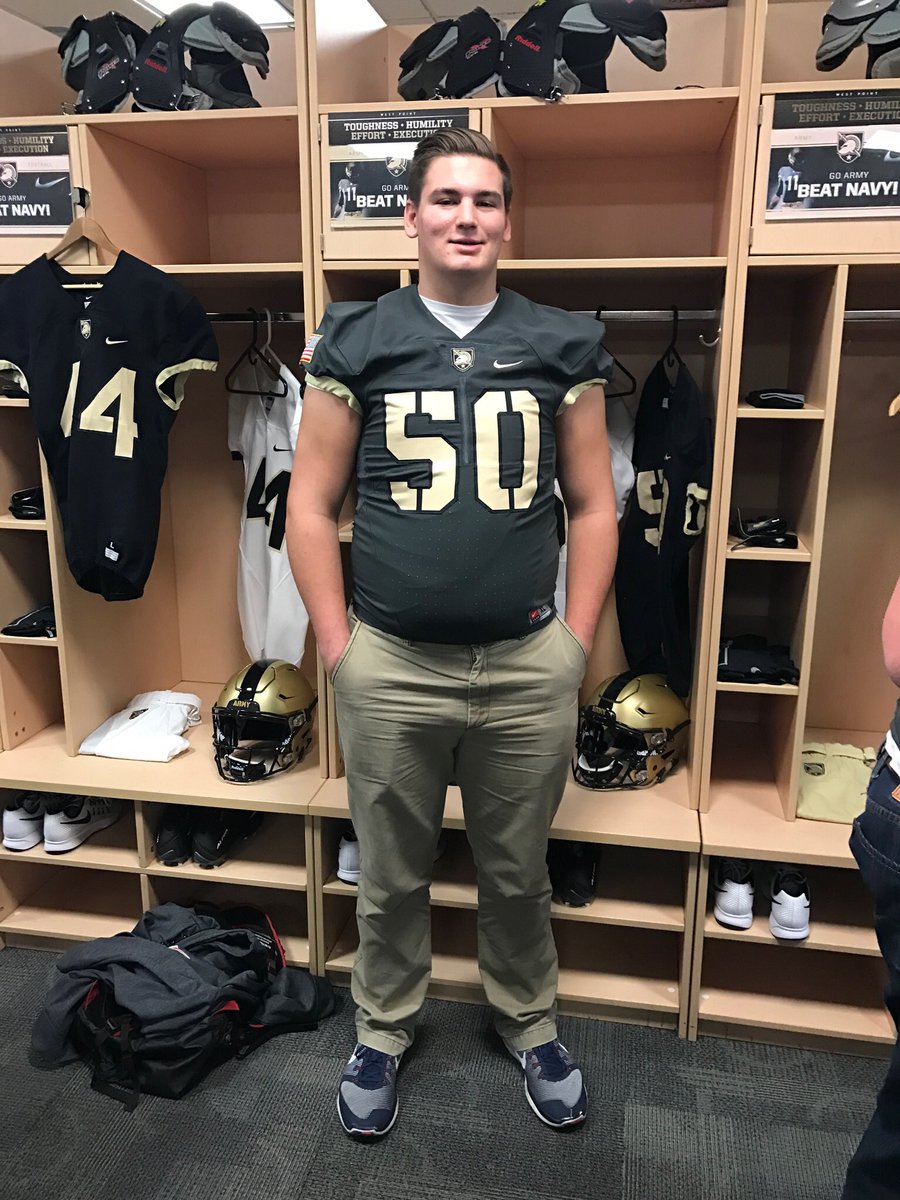 cadenr_w's tweet photo. Officially a Black Knight⚔️⚫️⚪️ #GoArmyBeatNavy https://t.co/y3uK4rcrtr