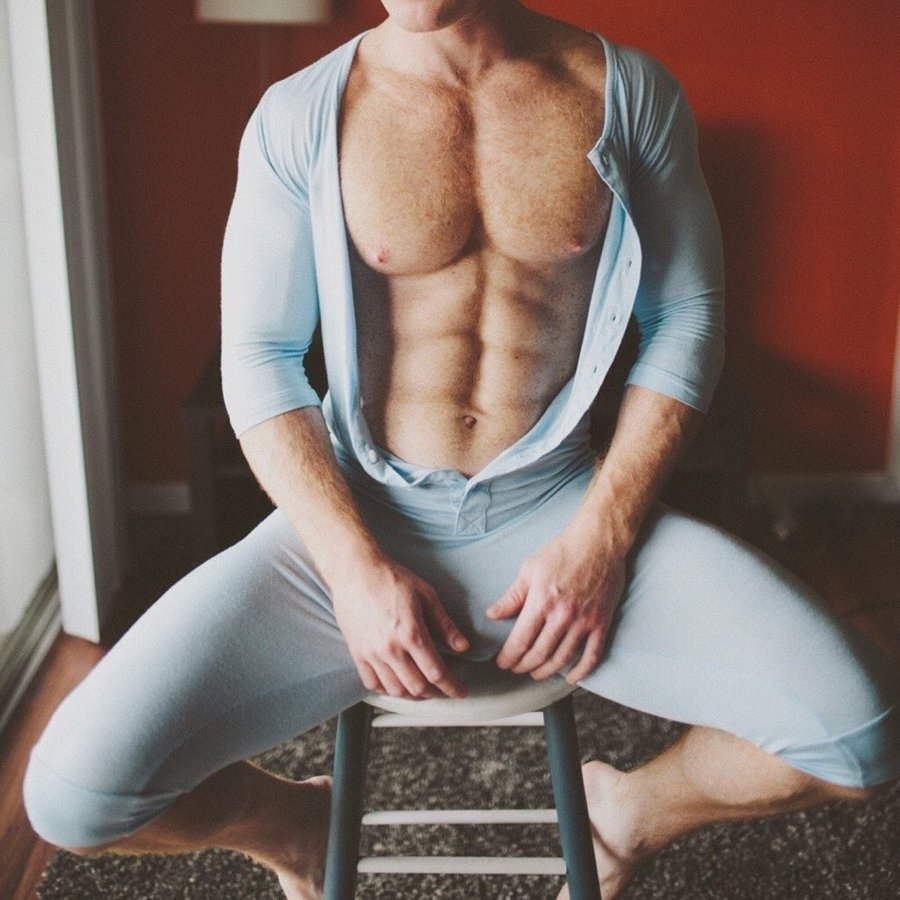 C2VKm7tUcAEdZv6?format=jpg&name=900x900