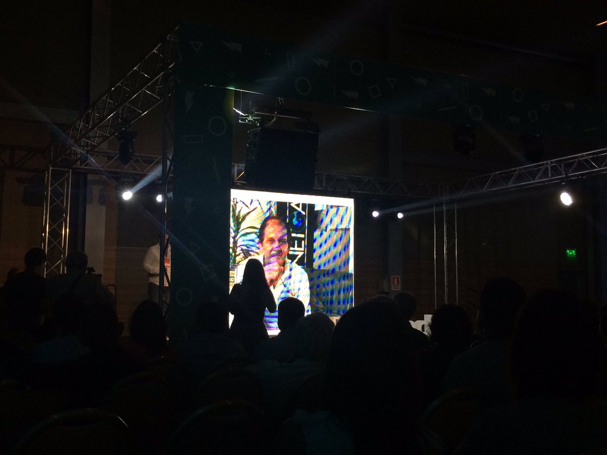 PiaMesa's tweet image. En este momento homenaje a Álvaro Lamé @CutiUy #puntatech2017