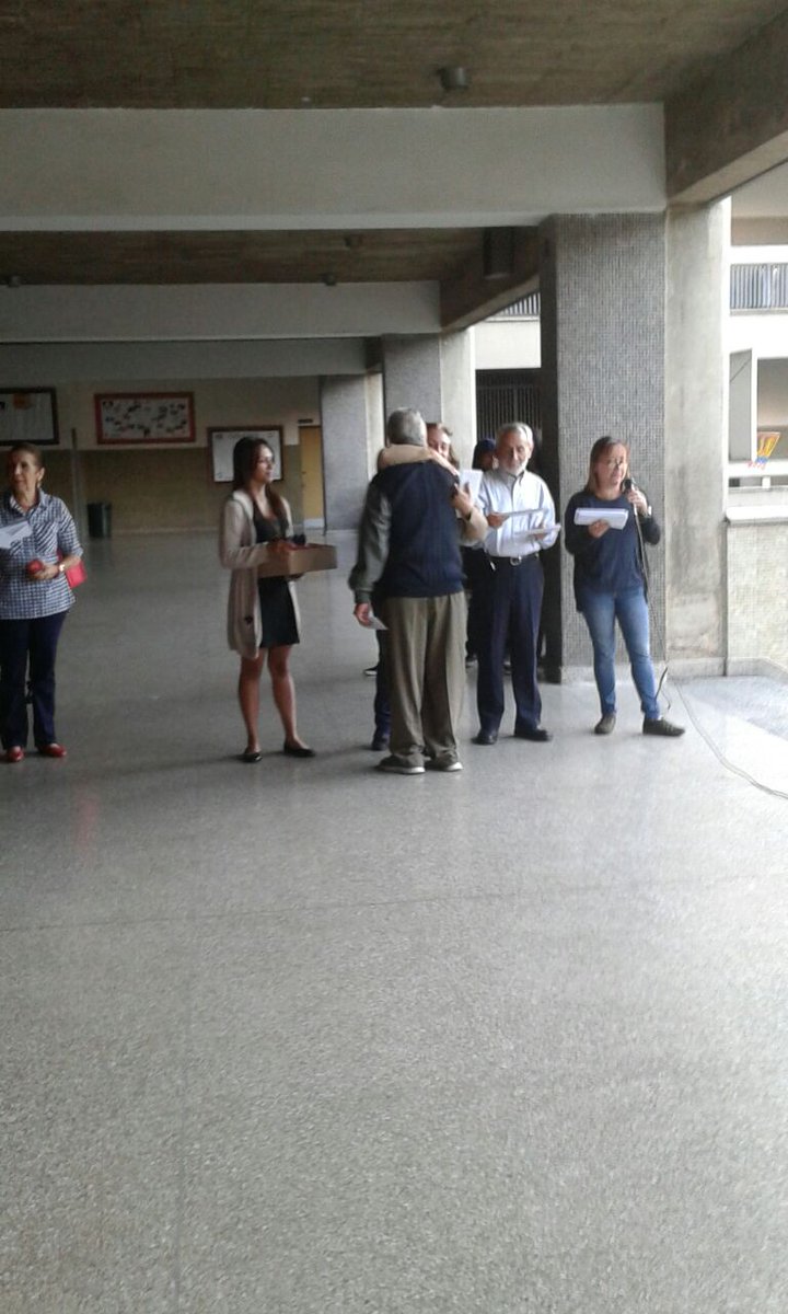 CSTAquino's tweet photo. Compartimos con la comunidad tomasina, algunas imágenes del homenaje a los docentes que les realizó la Junta Directiva por Día del Maestro https://t.co/XOf7N8Zmxs