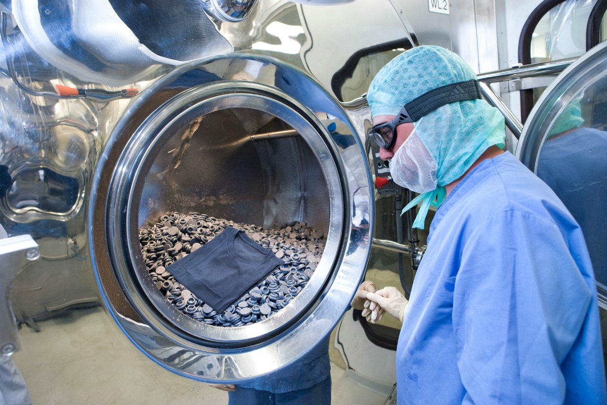 StringerDaily's tweet image. Depressing. A CEO has quadrupled the price of HIV meds after leaving his favourite T-shirt in the production vat

thestringerdaily.com/another-ceo-ha…