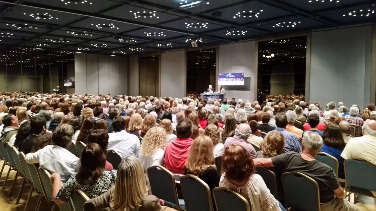 AugustoD_'s tweet photo. @FerIglesias en el ciclo Verano Planeta a salón lleno en el @CostaGalana cc @FranganilloCom @rogarrone https://t.co/dnhuIhn08y