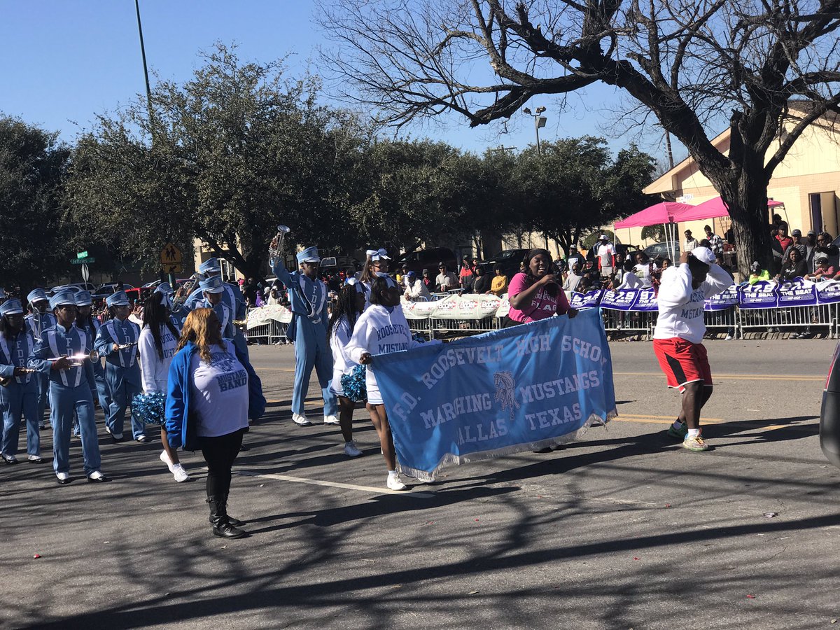 MLKCCDallas's tweet photo. @RooseveltHS_Dal marching band! #MLKday2017 #MLKParade2017 #DallasMLKparade https://t.co/GzKFqZsLRe
