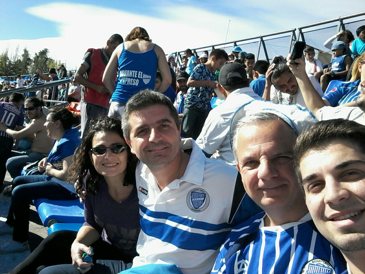 edapas's tweet photo. Me despido...mi dos pasiones me llaman: el basquet y el Tomba...MIS RESPETOS a los que me entendieron y respetaron...Viejo querido GRACIAS https://t.co/GewB9rBdqF