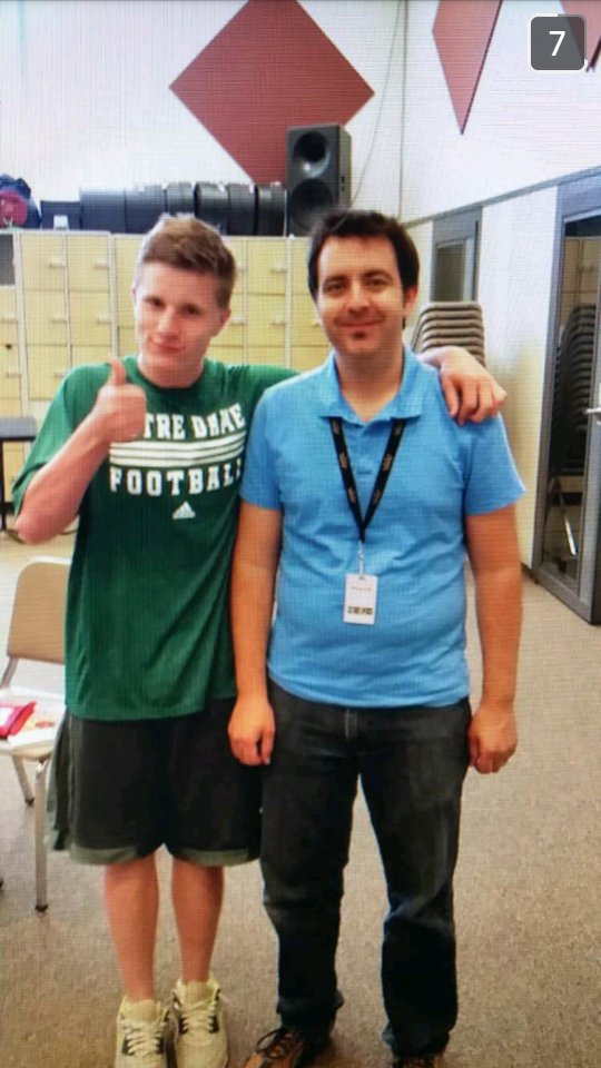 T1K1_sero1123's tweet photo. TB to 8th grade with my band teacher. I was in my prime, doin what I love.. playing my trumpet🎺 #lookatthosecalves 👀 https://t.co/FoY6UCIi0j
