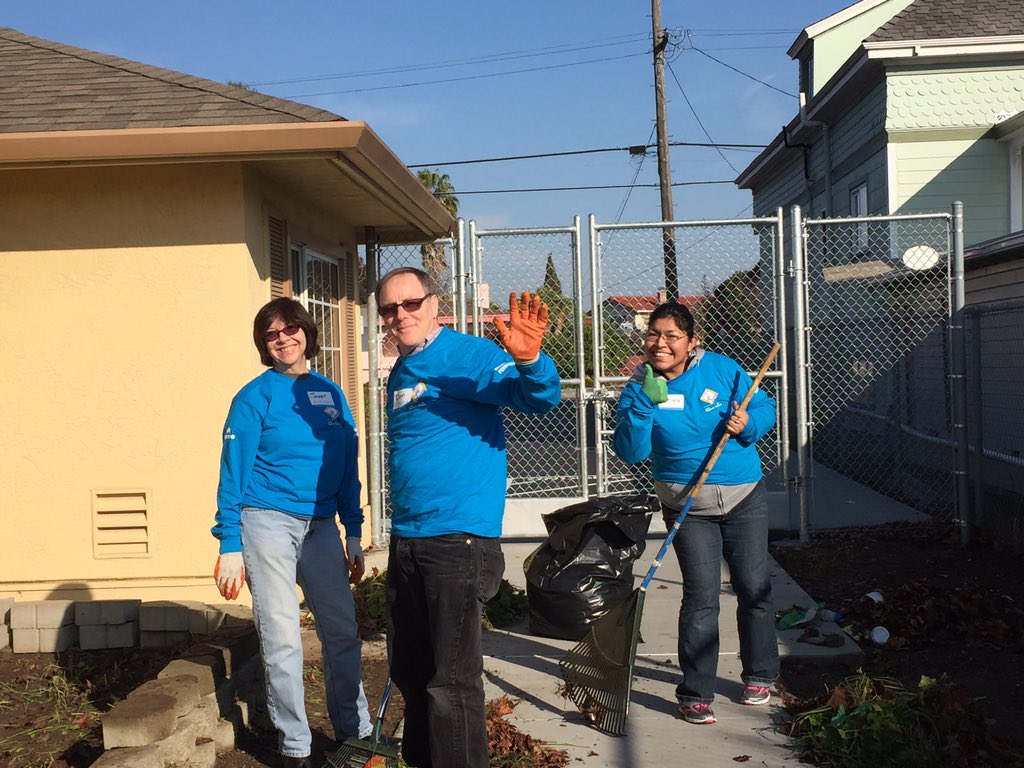 momlifehackFI's tweet photo. Kaiser employees and families rock! @kpeastbayarea #MLKDay #KPCares27 #KPCares28 https://t.co/KBVqFS6Hmh