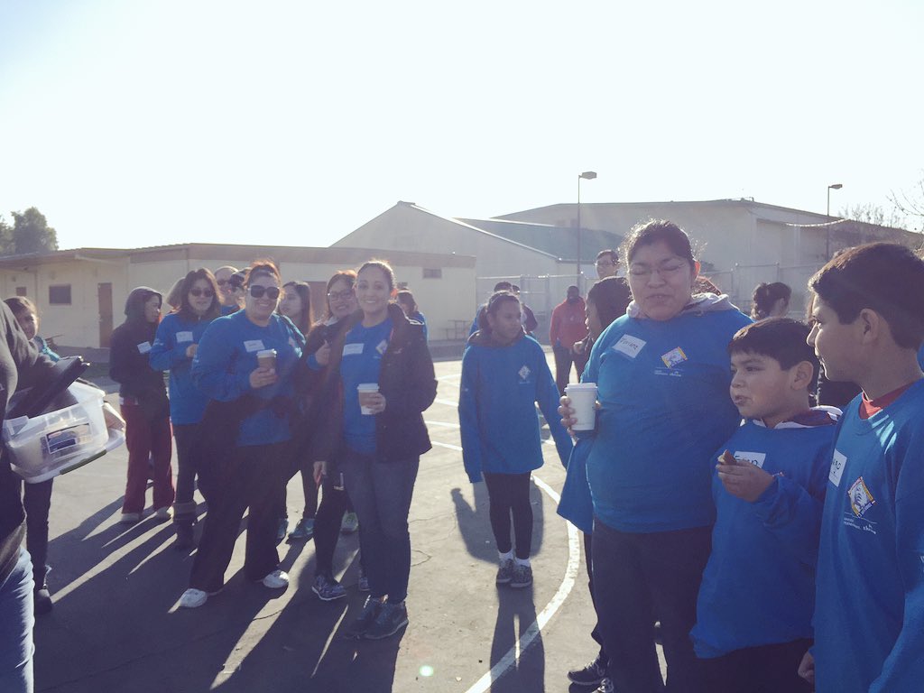 momlifehackFI's tweet photo. Kaiser employees and families rock! @kpeastbayarea #MLKDay #KPCares27 #KPCares28 https://t.co/KBVqFS6Hmh