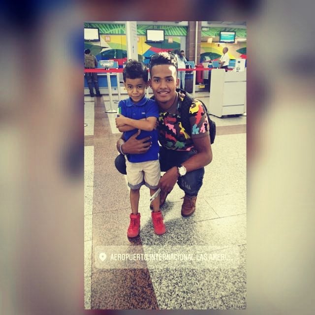 cabreragenesis0's tweet photo. Airport with my nephew to flight to Tampa yesterday 🙈 https://t.co/kNJK4vhmIk