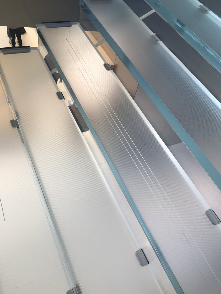 unfixed-for-months cracks in glass stairs in Apple’s flagship SF store is totally Not A Metaphor