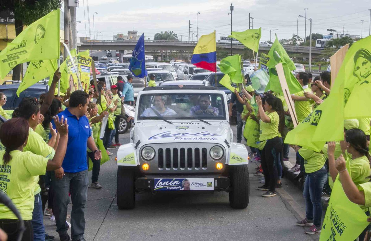 Lenin's tweet photo. Mientras recorrimos algunos sectores de Guayaquil vi a jóvenes, padres y madres siendo parte de este cambio verdadero que se viene. https://t.co/CBh2Sr7rqk