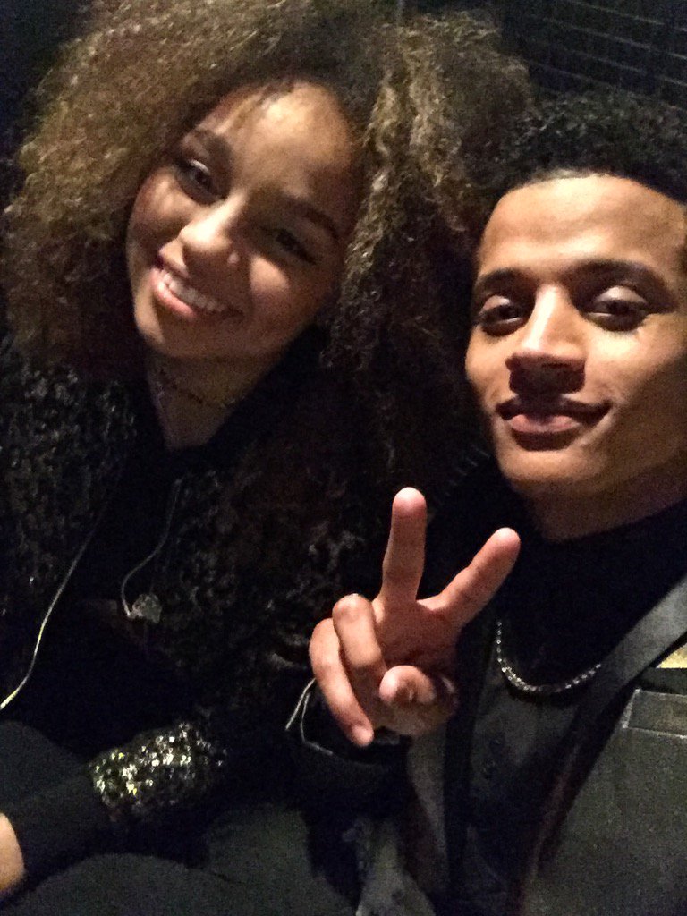 CHRISVANNY_'s tweet photo. Missing my twin 😫💔 @alondra_offic 

Extrañando a mi gemela 😫💔 @alondra_offic https://t.co/VgrbwxDMuN