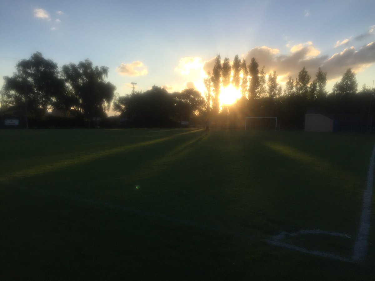 hoppefede's tweet photo. El campo de los sueños amigo! Que lindo partido juntos! @PLunghitano https://t.co/YGWF424t35