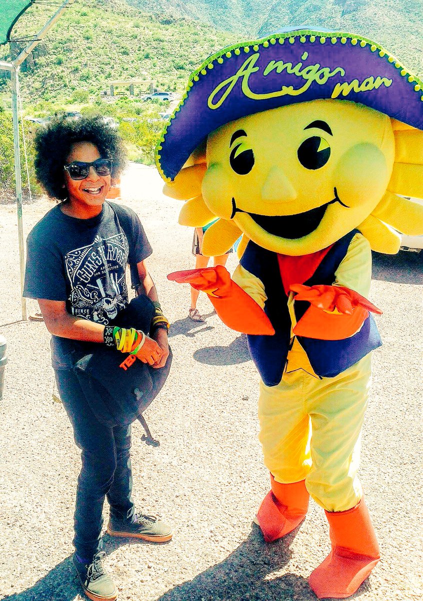 BBJMusic's tweet photo. Sunny Days in #ElPaso #mildwinters #suncity ☀️☃️☀️ https://t.co/AIb4Zl7ytQ