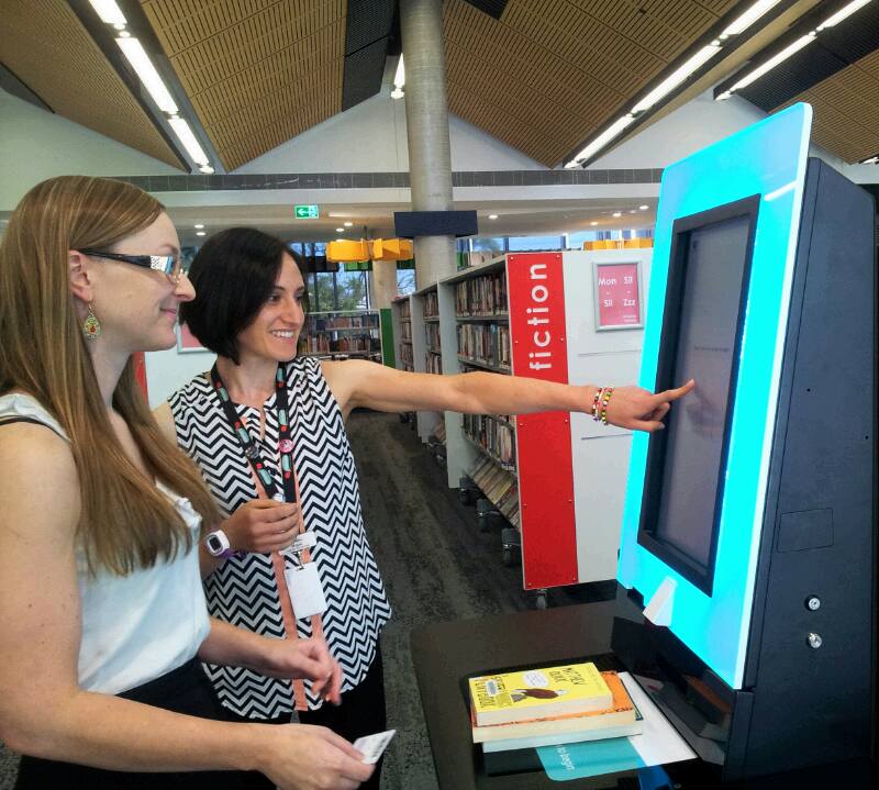 southperthlib's tweet photo. The future calls! #ManningLibrary will be fully self-service, with new touch-screen self-check machines #newlibrary #Manningcommunityhub https://t.co/8JbNTrTssf