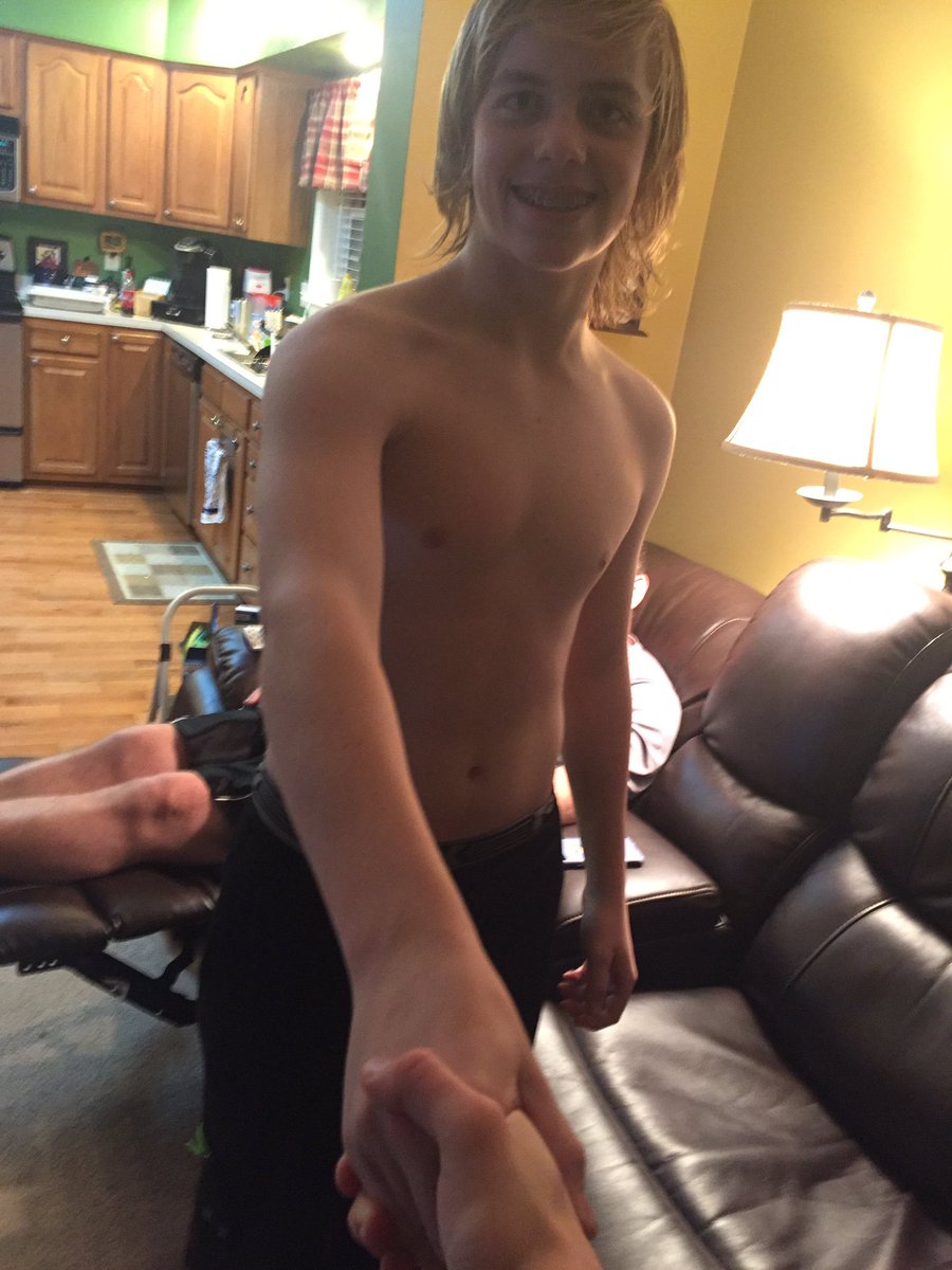 dstike_1's tweet photo. 100 rt before Friday, 8:30 pm, Adam cuts his hair https://t.co/WUHni8P3sg