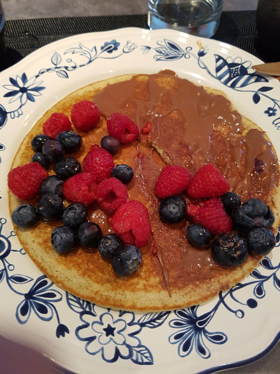 simonscooking's tweet photo. Simon's healthy pancake is here!
#simonscooking #SimonLife https://t.co/4bwSRjdDkA https://t.co/66qY6lFAcq