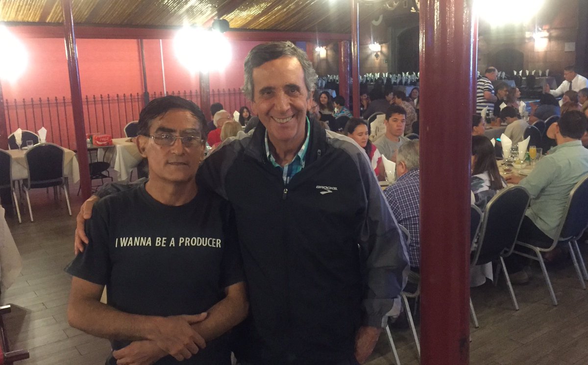 bdelamaza's tweet photo. Cenando con mi querido amigo Agustín Arenas, el gran súper Taldo. https://t.co/tPMEefhrQS