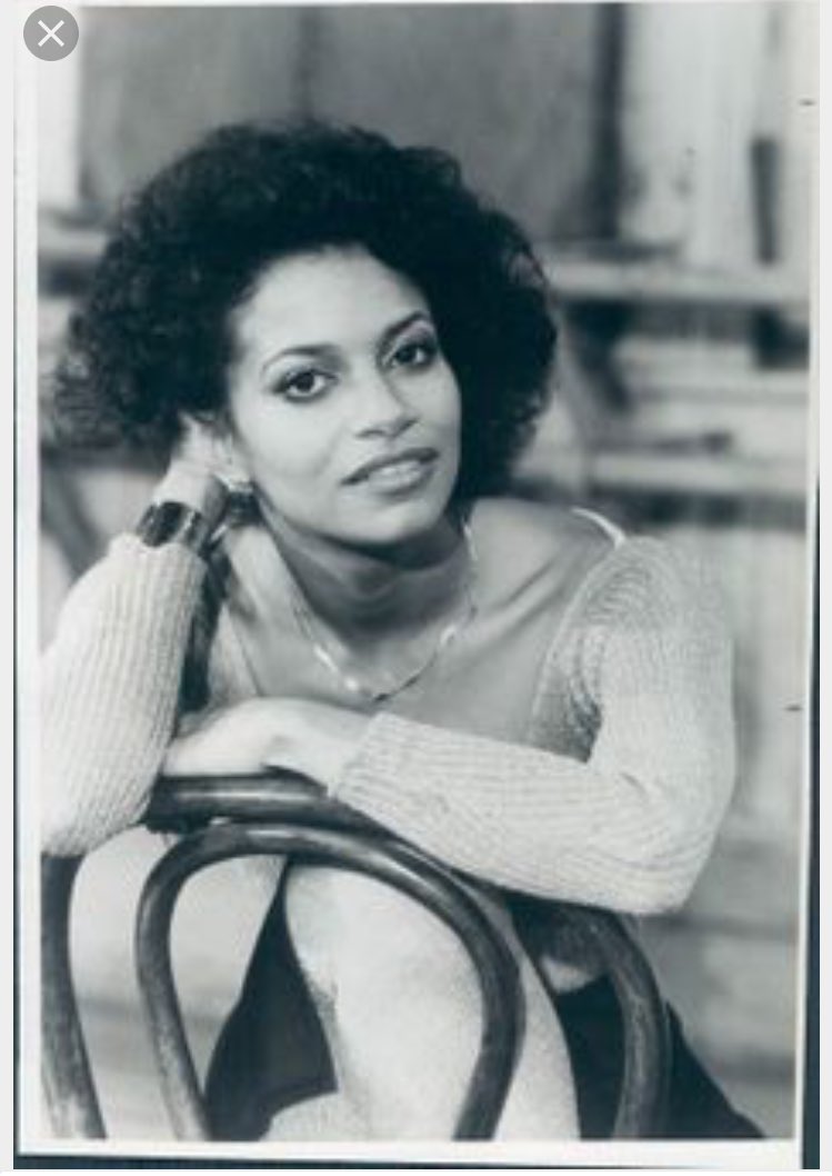 Happy bday to the beautiful and talent Debbie Allen!!! She\s a great 