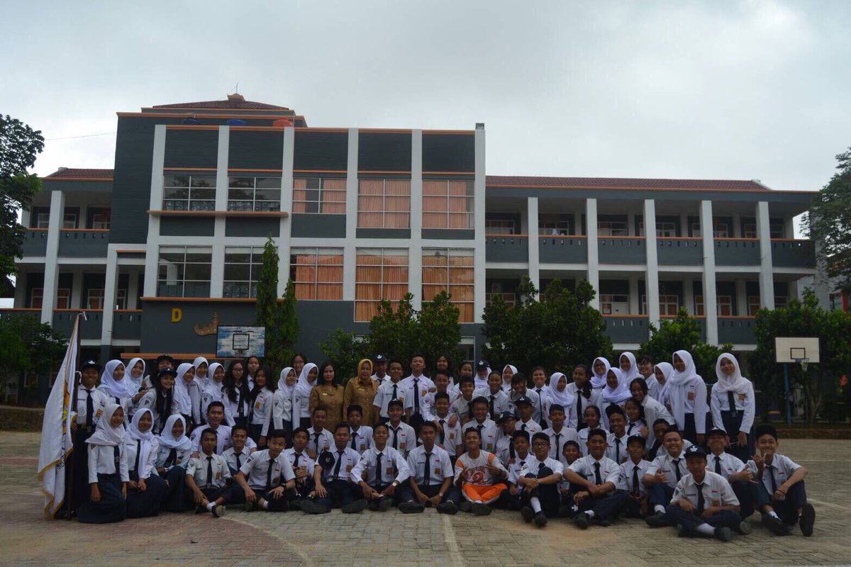 SMPN2BDL's tweet photo. SELAMAT BERTUGAS OSIS/MPK 2016/2017 https://t.co/ByfgwfCJIg