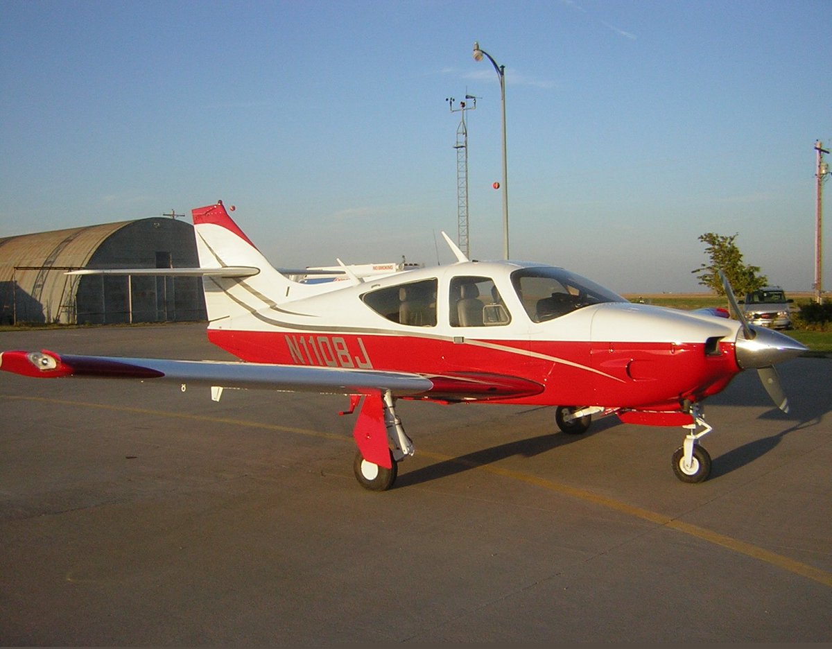 VMCaviation's tweet photo. 1973 Commander 112 for sale in (KEGE) Eagle, CO USA => https://t.co/KFMHq0WlLG https://t.co/Me7qZsxZHr