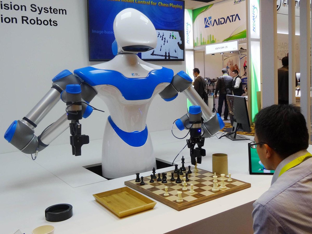 EU to vote on declaring robots to be ‘electronic persons’ crwd.fr/2jSxnHp