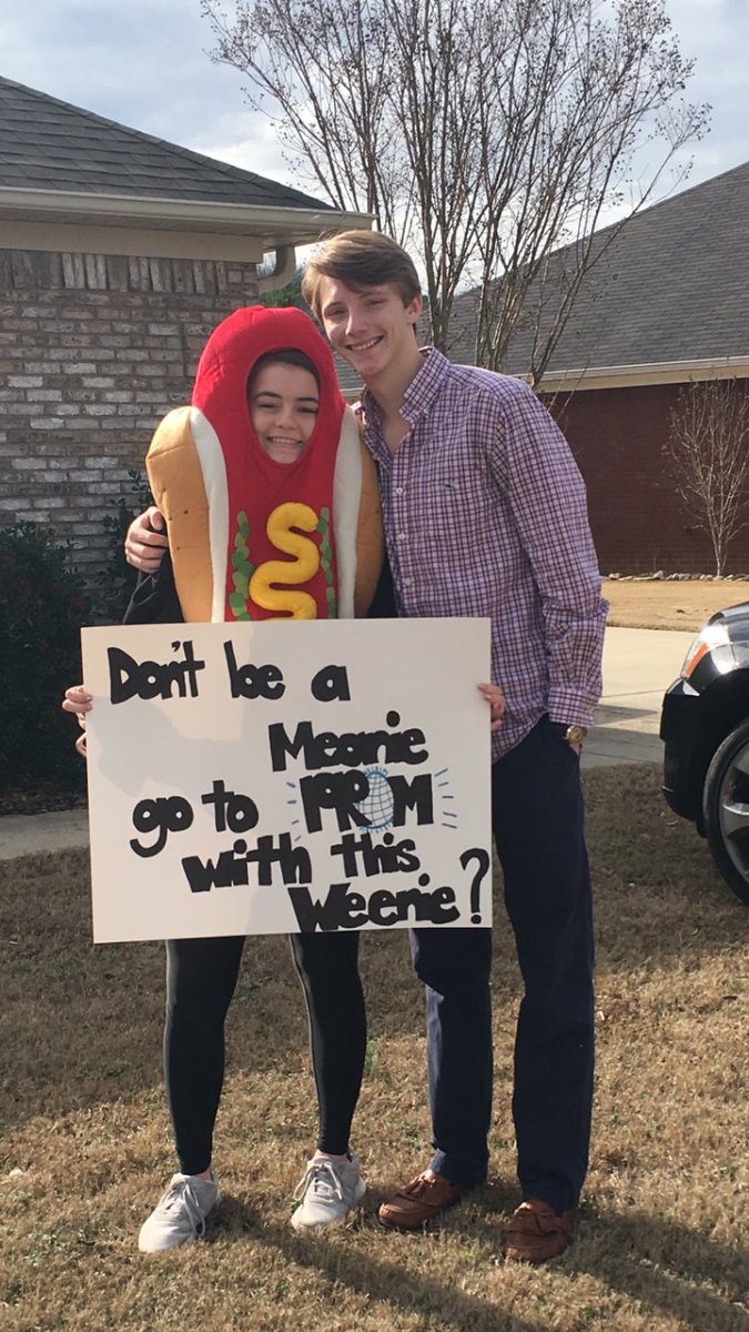 abbyyhensleyy's tweet photo. 300 retweets and marc will wear the hotdog costume to prom https://t.co/zMuuOj43rR