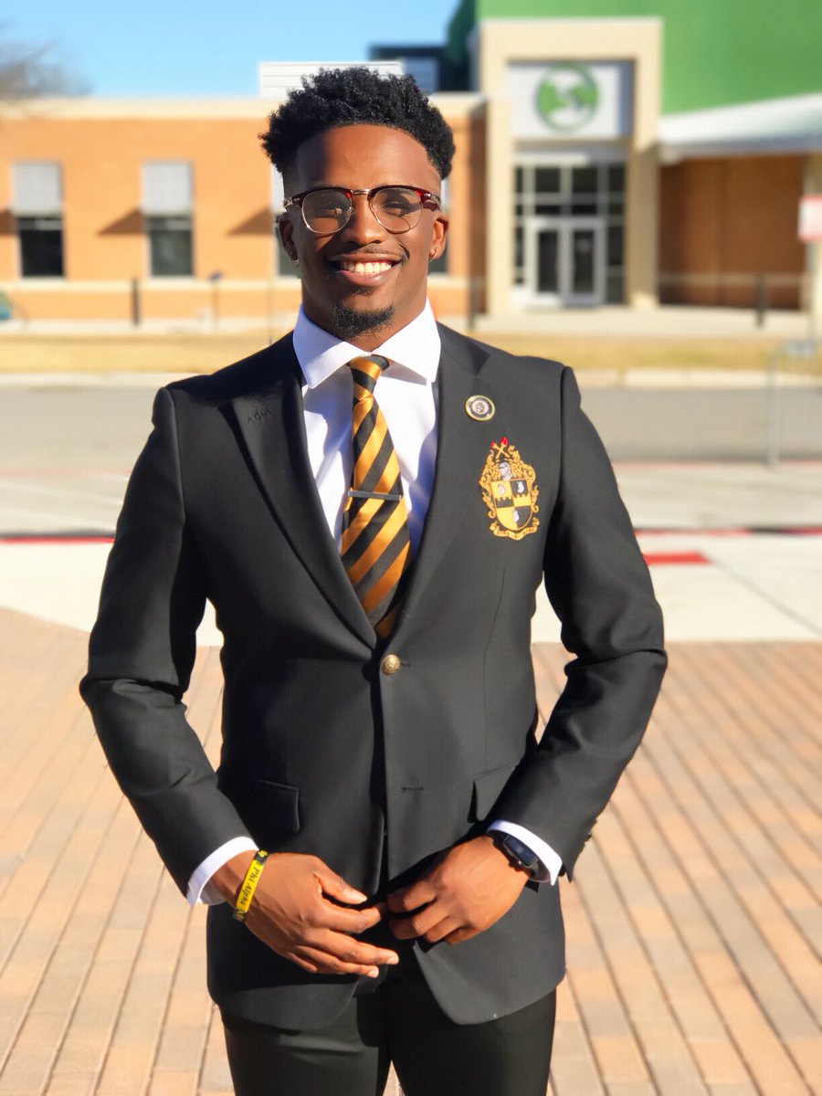KingSeun3's tweet photo. Just an Alpha man trying to prosper on #MLKDay #UNTMLKMarch https://t.co/E9X6vg7Hr5
