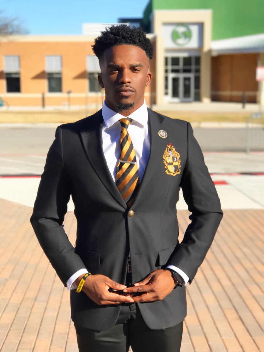 KingSeun3's tweet photo. Just an Alpha man trying to prosper on #MLKDay #UNTMLKMarch https://t.co/E9X6vg7Hr5