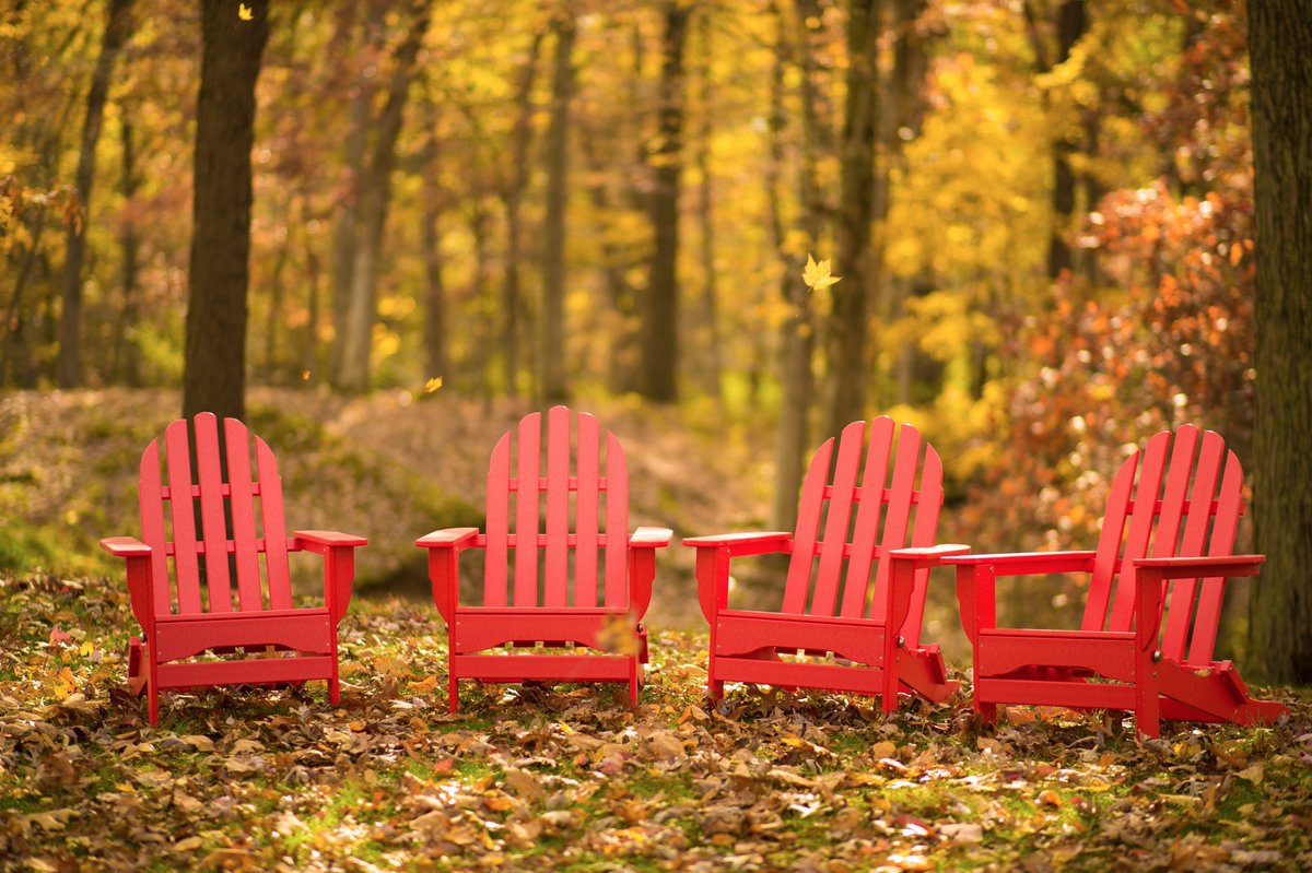 DuroGreen's tweet photo. Color. It's how we express ourselves. What better than bold colors sitting in your back yard? https://t.co/fkUiFmgURu https://t.co/jPwVwwhVJi