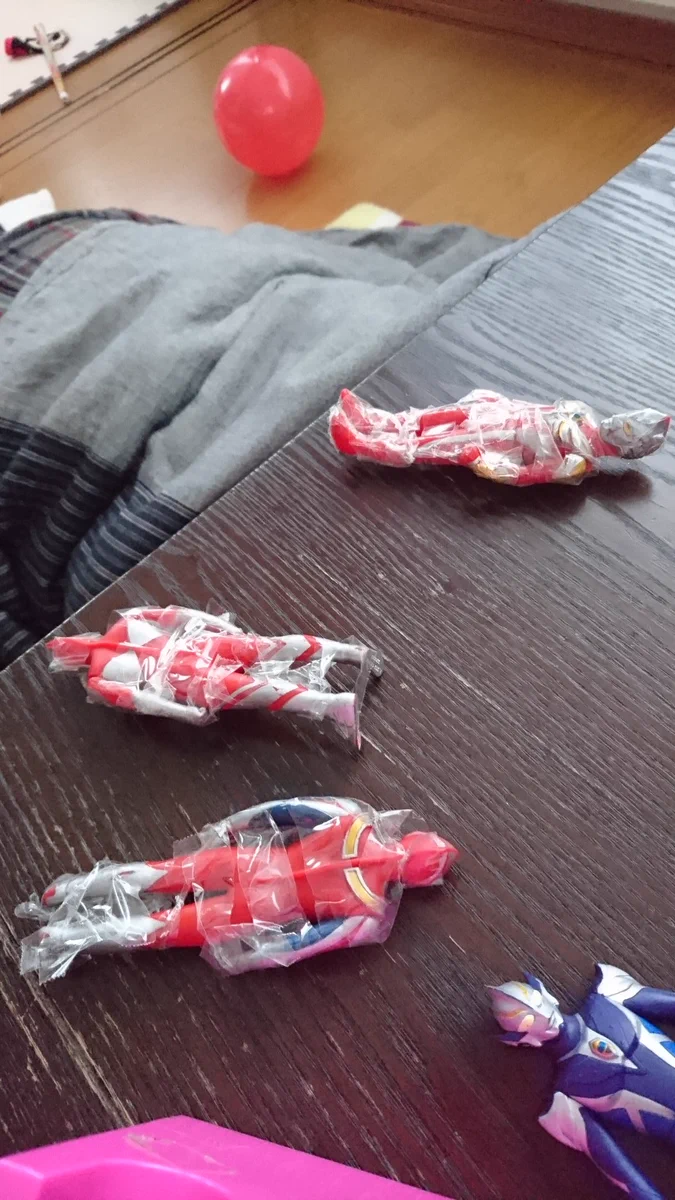 次男のウルトラマンごっこが色々と将来有望すぎて心配ｗそういう趣味かなｗｗｗ