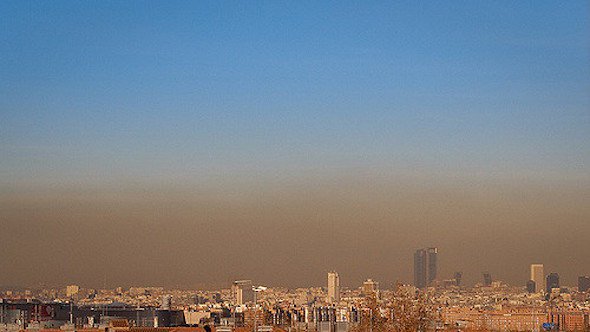 publico_es's tweet photo. Contaminación urbana: 30.000 muertes prematuras al año en España https://t.co/T1Y3HJopm6 https://t.co/702GA1OUie