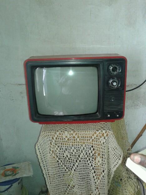 KinyanBoy's tweet photo. Kenya has come a long way. This Great wall t.v. used to be a gem. You had it and entire neighbourhood worshipped you #254FlashbackChallenge https://t.co/XeY7qyr5gy