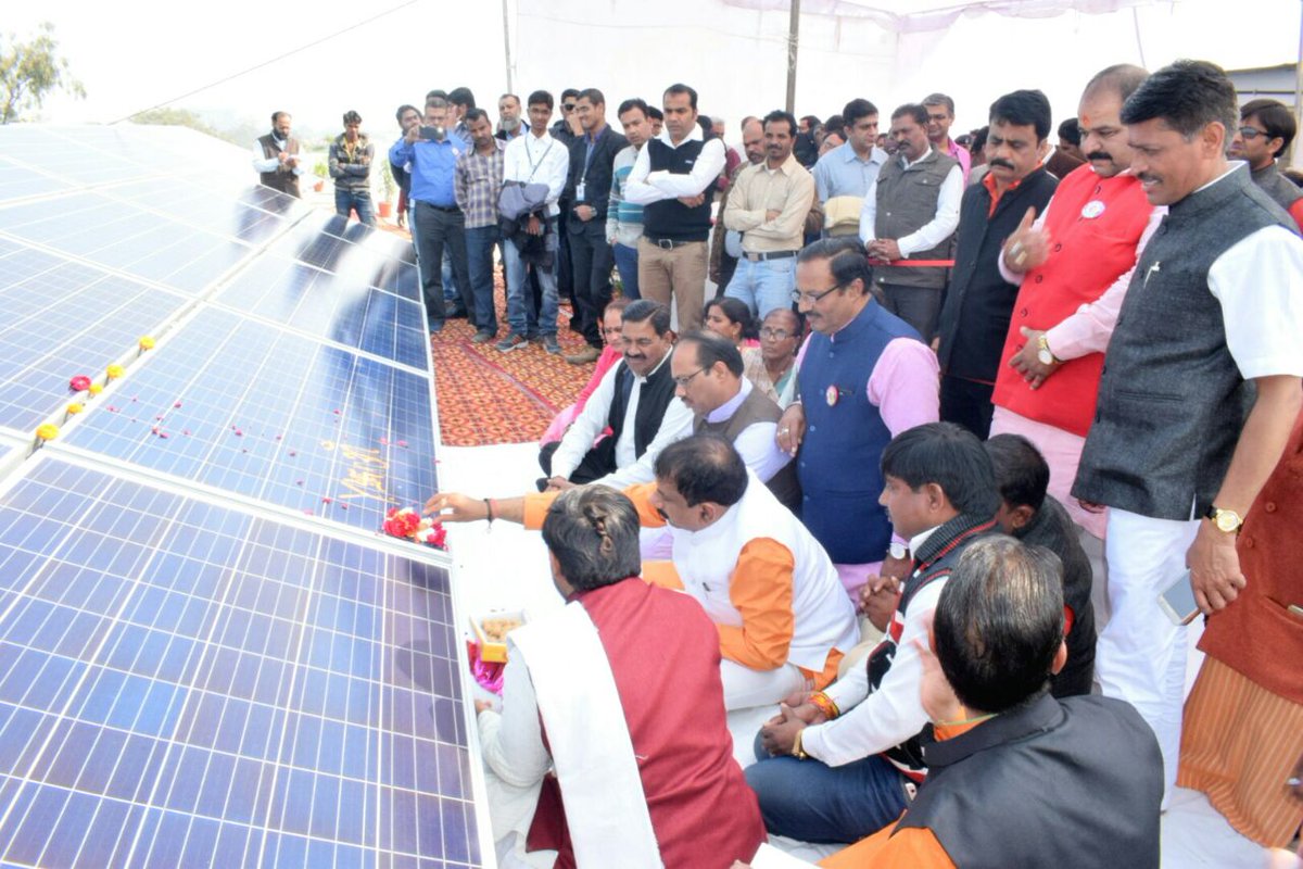 bhopal_bscdcl's tweet photo. ROOF TOP SOLAR ENERGY PROJECT #BhopalSmartCity LAUNCHED AT MATAMANDIR BY DIGNITARIES @MayorBhopal @schandramauli https://t.co/NZowvI1Lb0